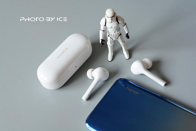 青春个性好音质 真无线荣耀FlyPods青春版蓝牙