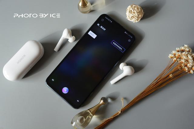 青春个性好音质 真无线荣耀FlyPods青春版蓝牙