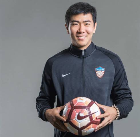 如何看待国脚刘奕鸣说国足距离亚洲一流差距不大?看看专家怎样说