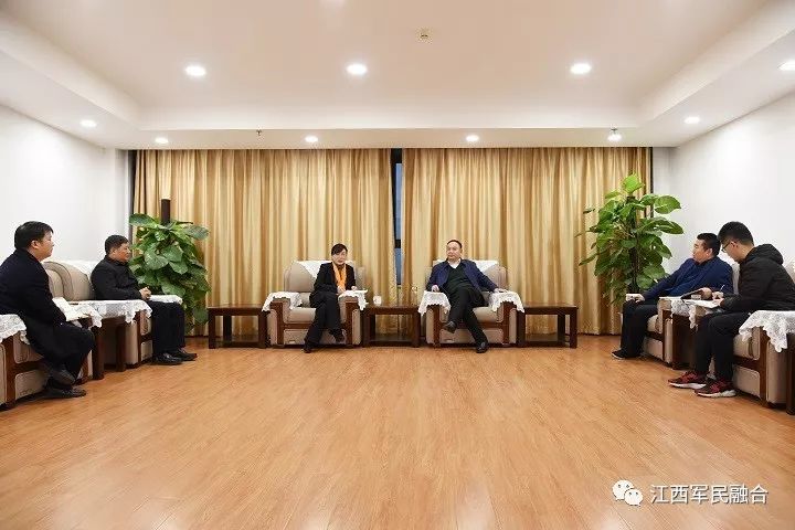 办常务副主任涂琼理会见大余县县委书记曹爱珍一行  (陈文婷摄)