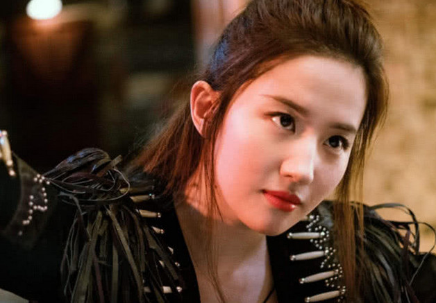 薛之谦写给刘亦菲的歌,听过的人都忘不了,如今