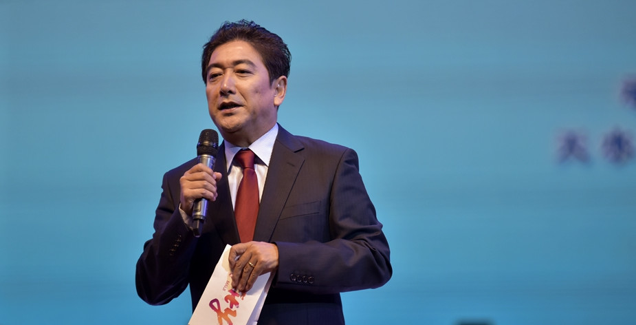 既能采访政要又能做战地记者,经历太传奇,不愧是央视金牌主持人