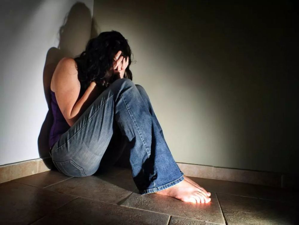 中国数以百万的家庭,正在被"产后抑郁症"这个疾病毁掉