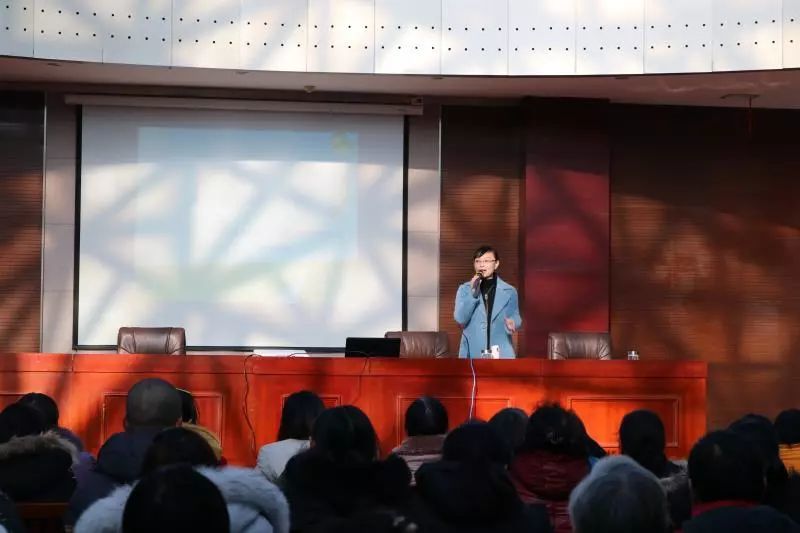 家庭教育讲座——建湖县新蕾幼儿园明星城分园报道