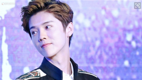 蔡徐坤吊打吴亦凡鹿晗?蔡徐坤才是流量之王?