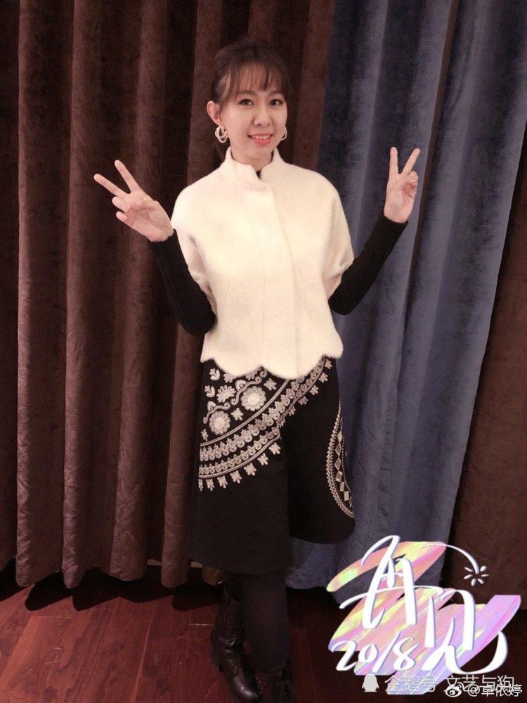 37岁歌手卓依婷结婚照曝光,与老公已恩爱走过五年