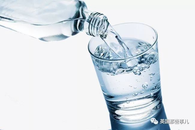 世界上有这么一群不爱喝水的人,为了不喝水还