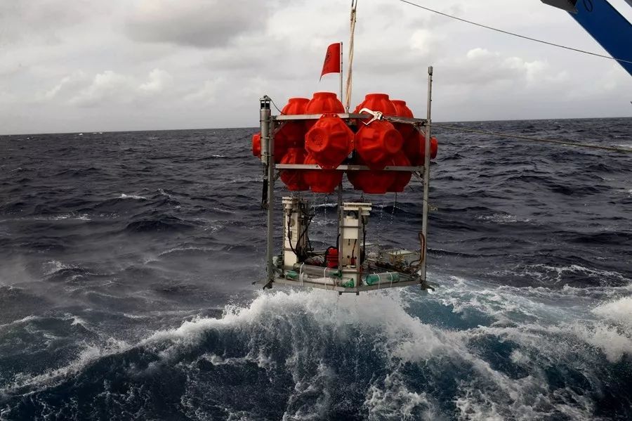 把地球最深的祝福送给你，我的中国！