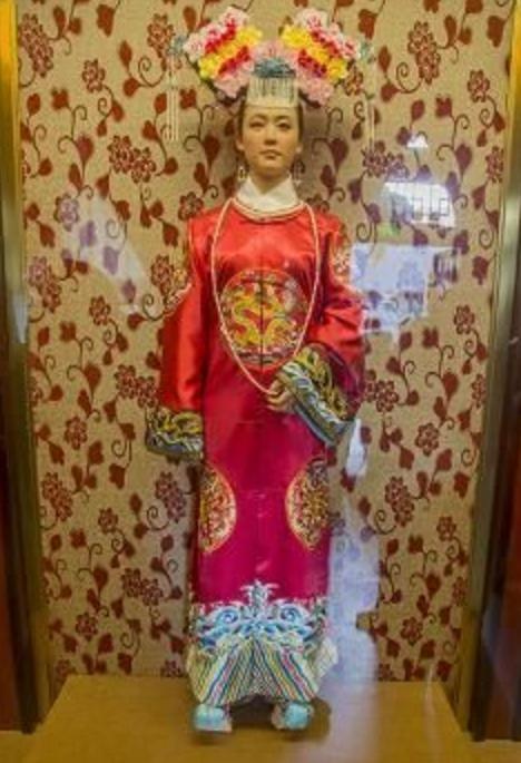 清朝皇后蜡像法国人制作下的慈禧缺少霸气孝烈武皇后是美女
