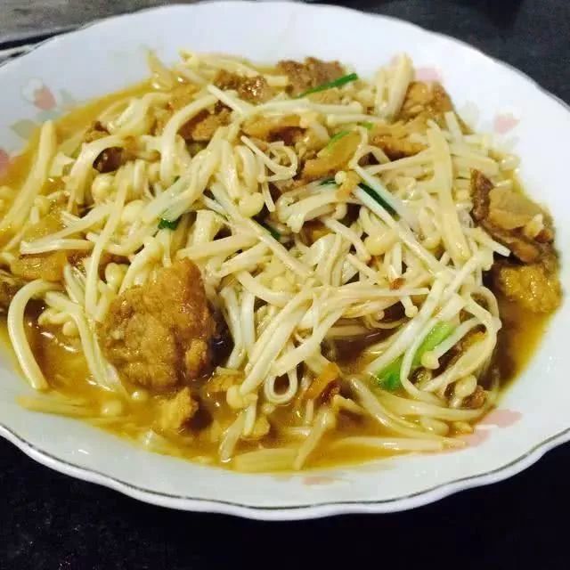 金针菇炒肉片,香滑爽口,美味又下饭!