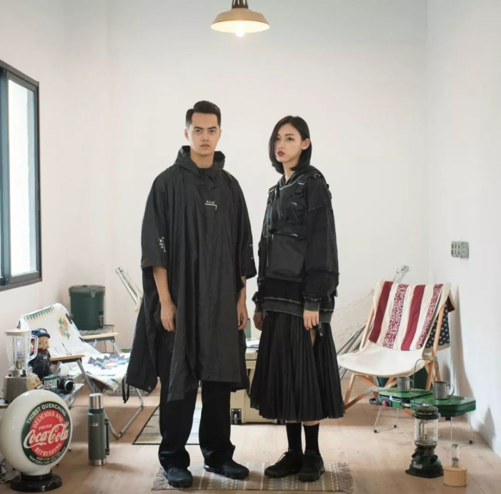 这两对中国情侣的穿搭,简直美翻了