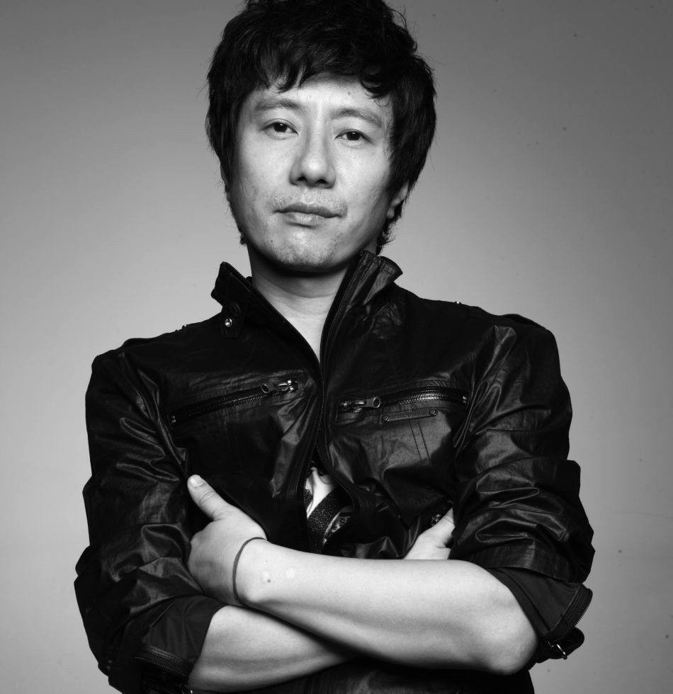 但郑钧的暴脾气在遇到刘芸后就发生了天翻地覆的变化.