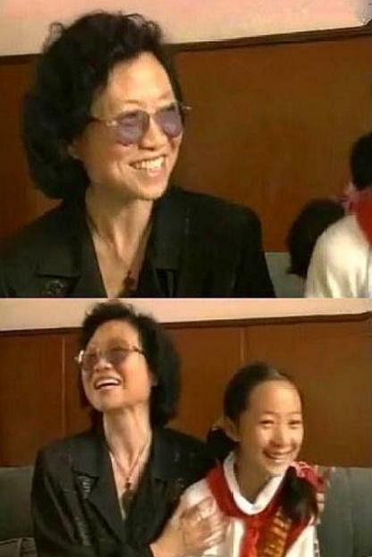 韩雪家庭照曝光,母女似两姐妹,奶奶气质最佳,她能红不是靠家人