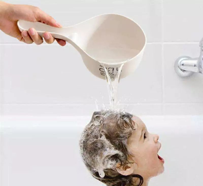 宝宝抗拒洗头怎么办?你可以试试这些方法