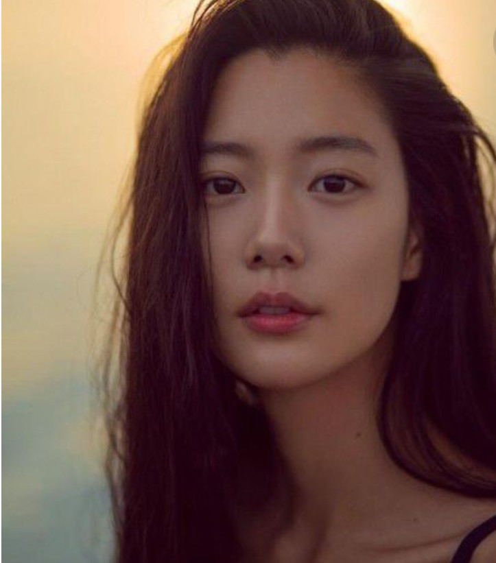 钟爱古天乐的李成敏,突然宣布嫁给外国富豪,网