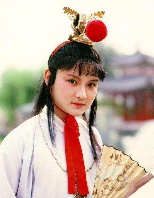 红楼梦开头为什么是女娲补天,而不是盘古开天