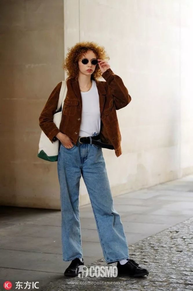 大表姐穿驼色毛衣一定会搭蓝色,因为超高级