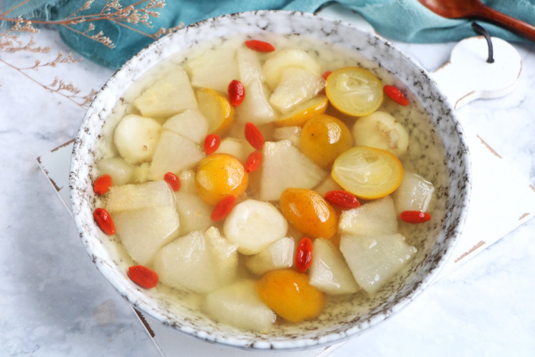 冬天,我常给孩子煲这碗糖水,咳嗽少了,消化也好