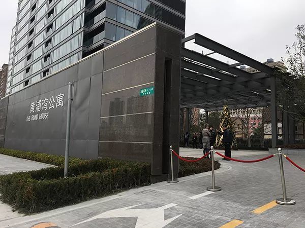 购千万豪宅后糟心事却一堆 房产证都拿不到