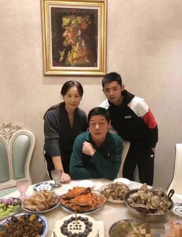 网曝张继科景甜早已分手,世界冠军迟迟未走出