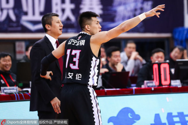 郭艾伦撒娇要挑战让网友玩嗨了:老叔不给看回