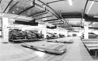 机器人帮你找车位 在杭州停车的智能停车库来