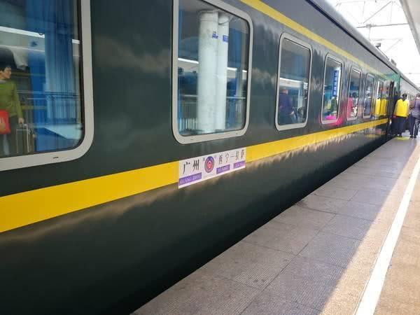 中国运行里程最长4条火车线路,看着我都慌,