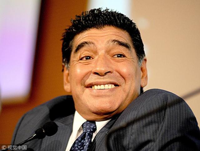 58岁球王马拉多纳胃出血入院,出现三个信号,最好检查一下胃镜