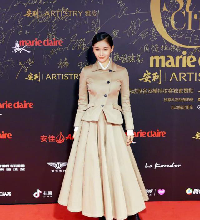 王子文的"白睫毛妆"有点好玩,感觉马上就要流行起来了