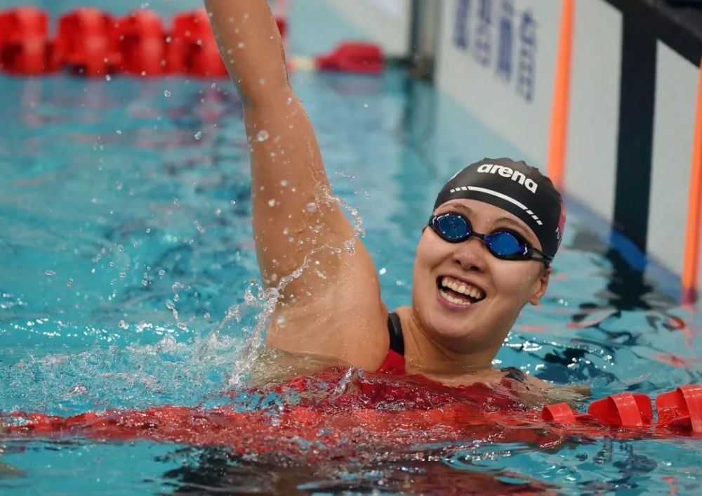 傅园慧谈相亲:现在流行50岁结婚 傅爸金句频出