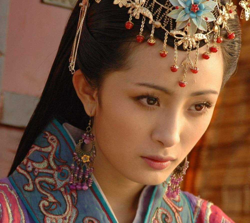 汉朝王昭君远嫁匈奴,丈夫早死又改嫁大儿子,一