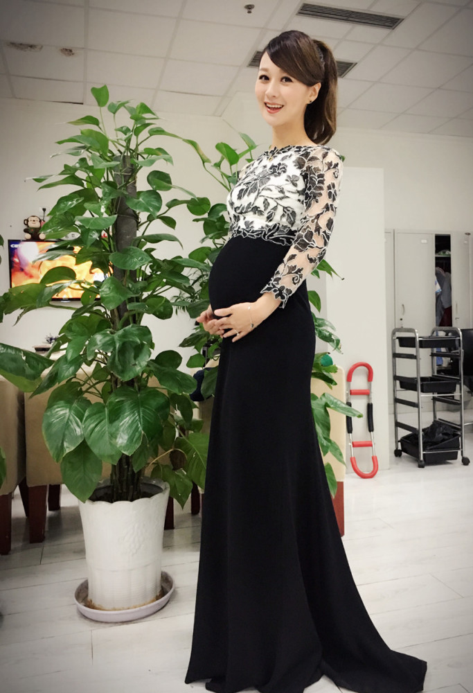 准妈妈陈密孕味十足