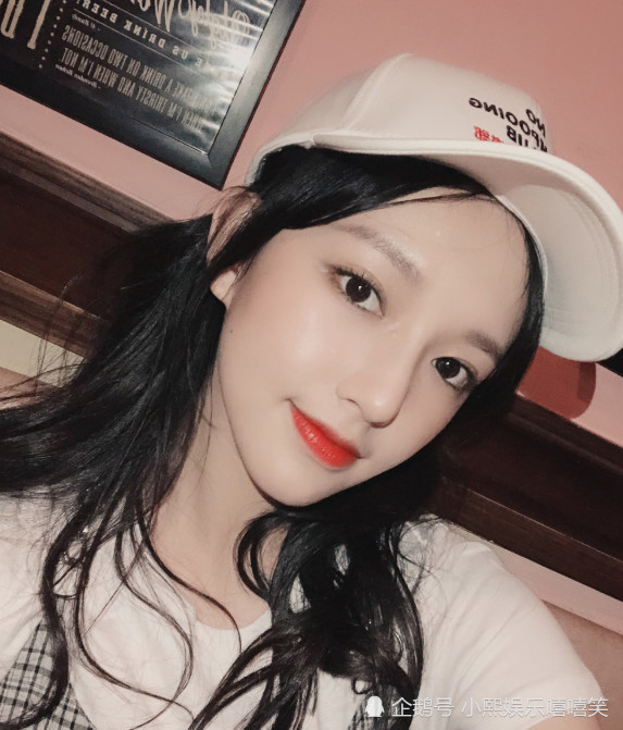 程潇初三照曝光,身着古装被韩国人追捧,称是美人图走出来的女子