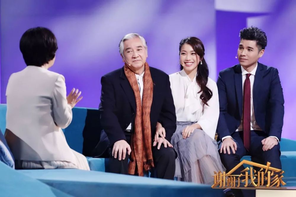 演员秦沛及其儿女姜文杰,姜丽文