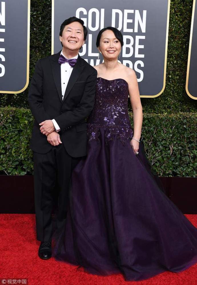 第76届金球奖红毯 杨紫琼性感霸气,Gaga献吻