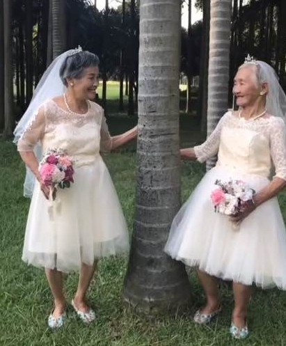 快手小辉辉夫妇去世万辆卡车车主前来追悼场面难以控制
