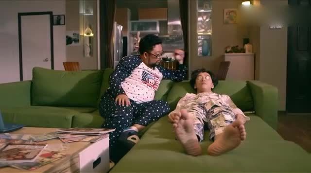 《废柴兄弟》许之一管张晓蛟借钱被拒绝,许之一一言不合拿起麻绳