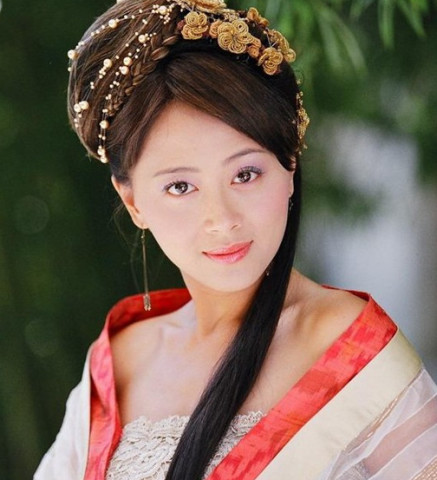 因拍广告被星探挖掘,后组电波少女组合,嫁富豪后淡出娱乐圈