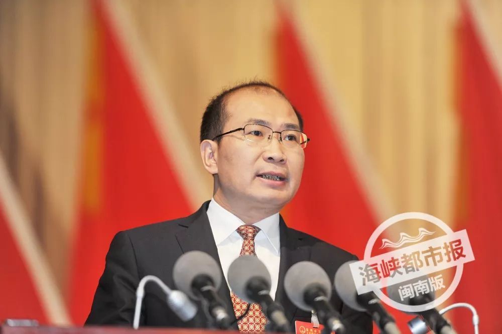 市长王永礼代表泉州市人民政府作工作报告