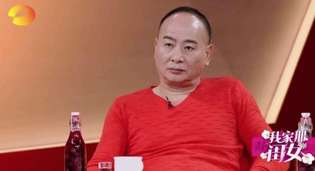 傅园慧衣服上为啥总是出现一条红带子?傅爸说