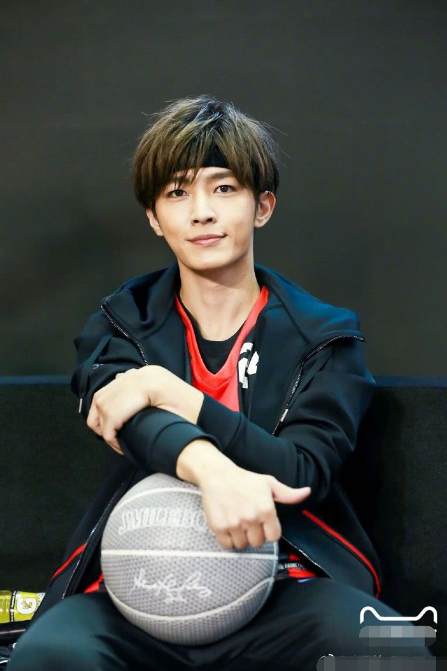 炎亚纶和范丞丞同框,满屏的少年感毫无年龄差