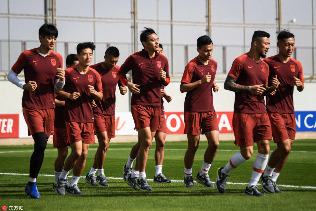 武磊现身国足训练场与队友慢跑 打菲律宾大概