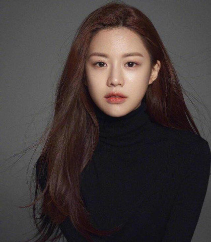 新一代整容模版韩星高允真,脸居然是自己设计