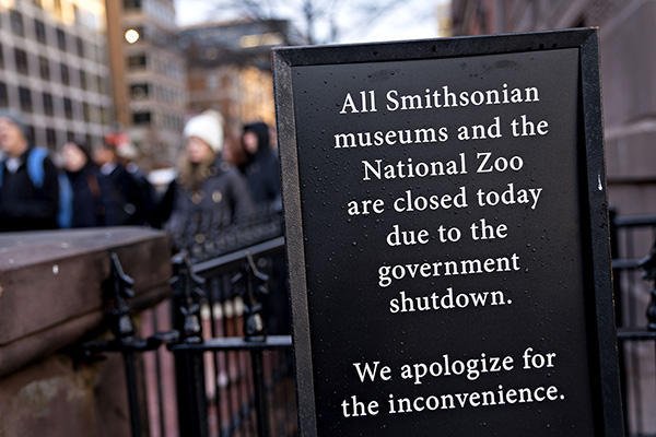 当地时间2019年1月8日，美国华盛顿，史密森博物馆和国家动物园被关闭。视觉中国 图