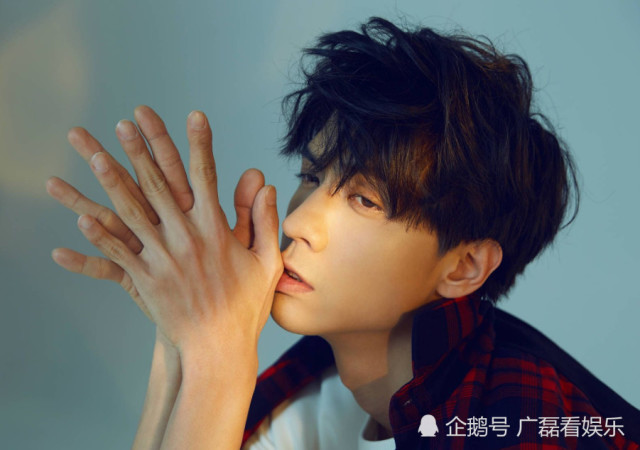 任言恺与女友秘密完婚,老婆晒孕肚双喜临门,网友纷纷送上祝福!