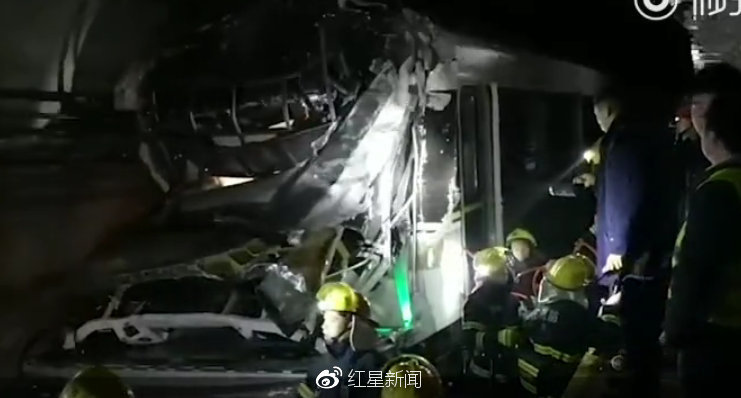 重庆轨道环线事故致1死3伤 亲历者:隧道里温度