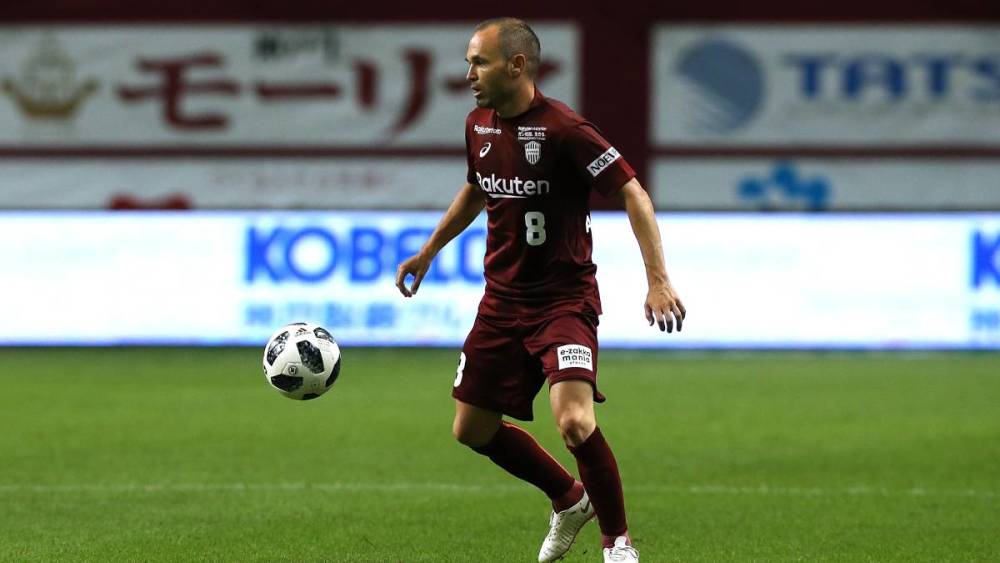 伊涅斯塔现在效力于神户胜利船