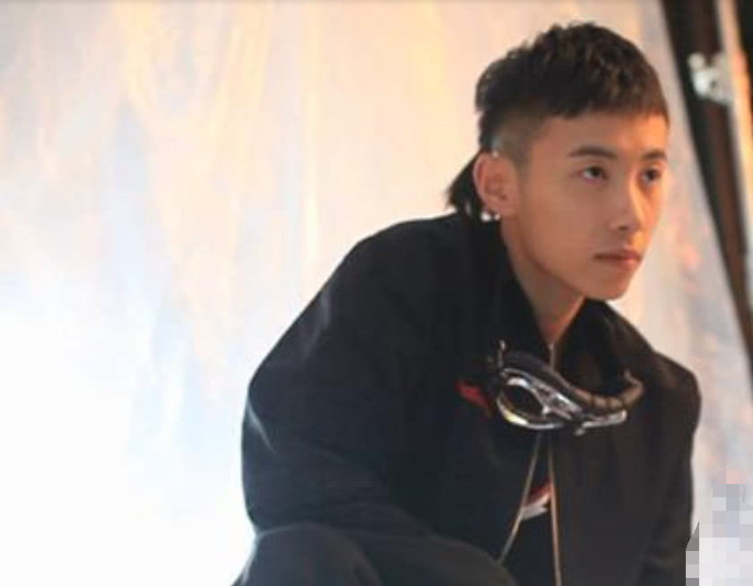 快手网红挑衅抖音网红,抖音网红怒怼:你去春晚