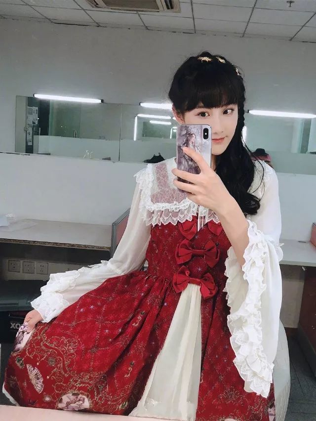 会写段子的偶像你见过吗?业务能力还一级棒 不