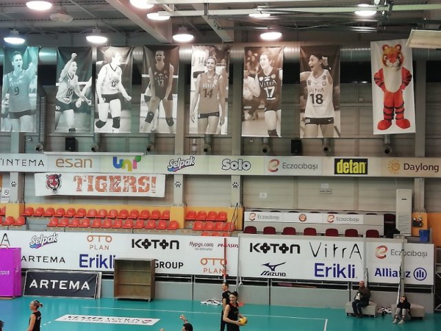 李牧探营土超豪门训练:金软景博斯科维奇